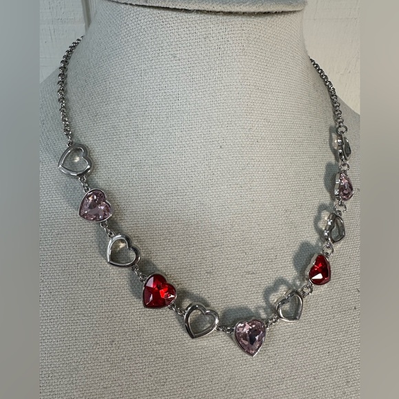 Sparkly red and pink hearts necklace - Picture 2 of 4
